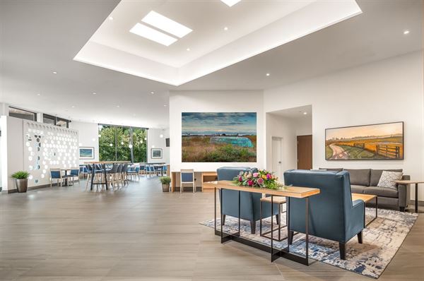 Coast Tsawwassen Inn - Delta