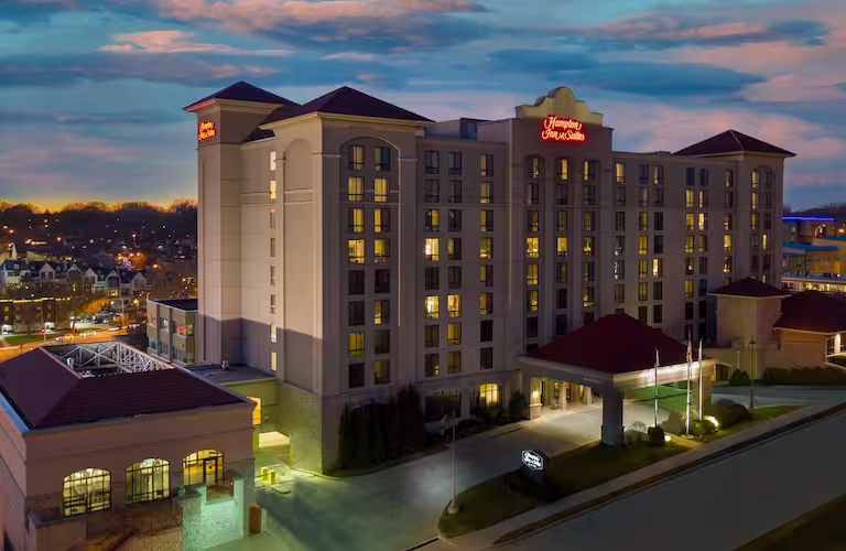 Hampton Inn & Suites Kansas City-Country Club Plaza