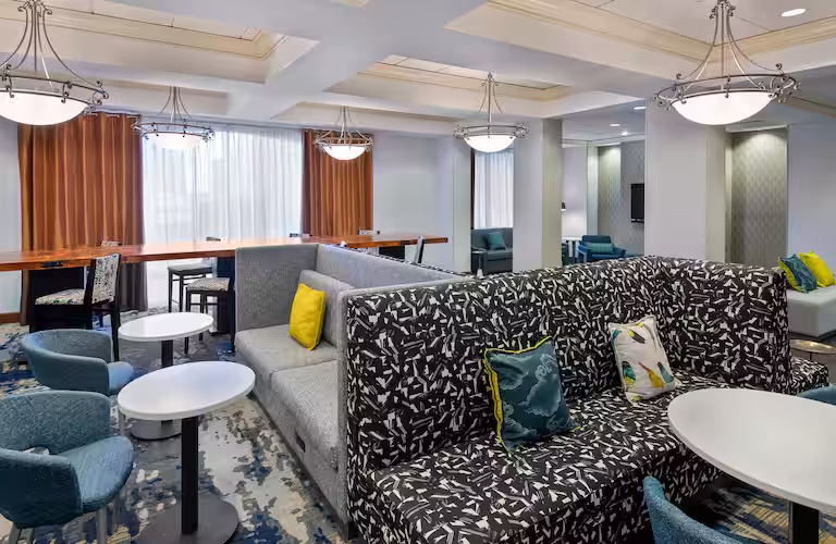 Hampton Inn & Suites Kansas City-Country Club Plaza