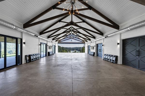 The Barn at Smith Lake