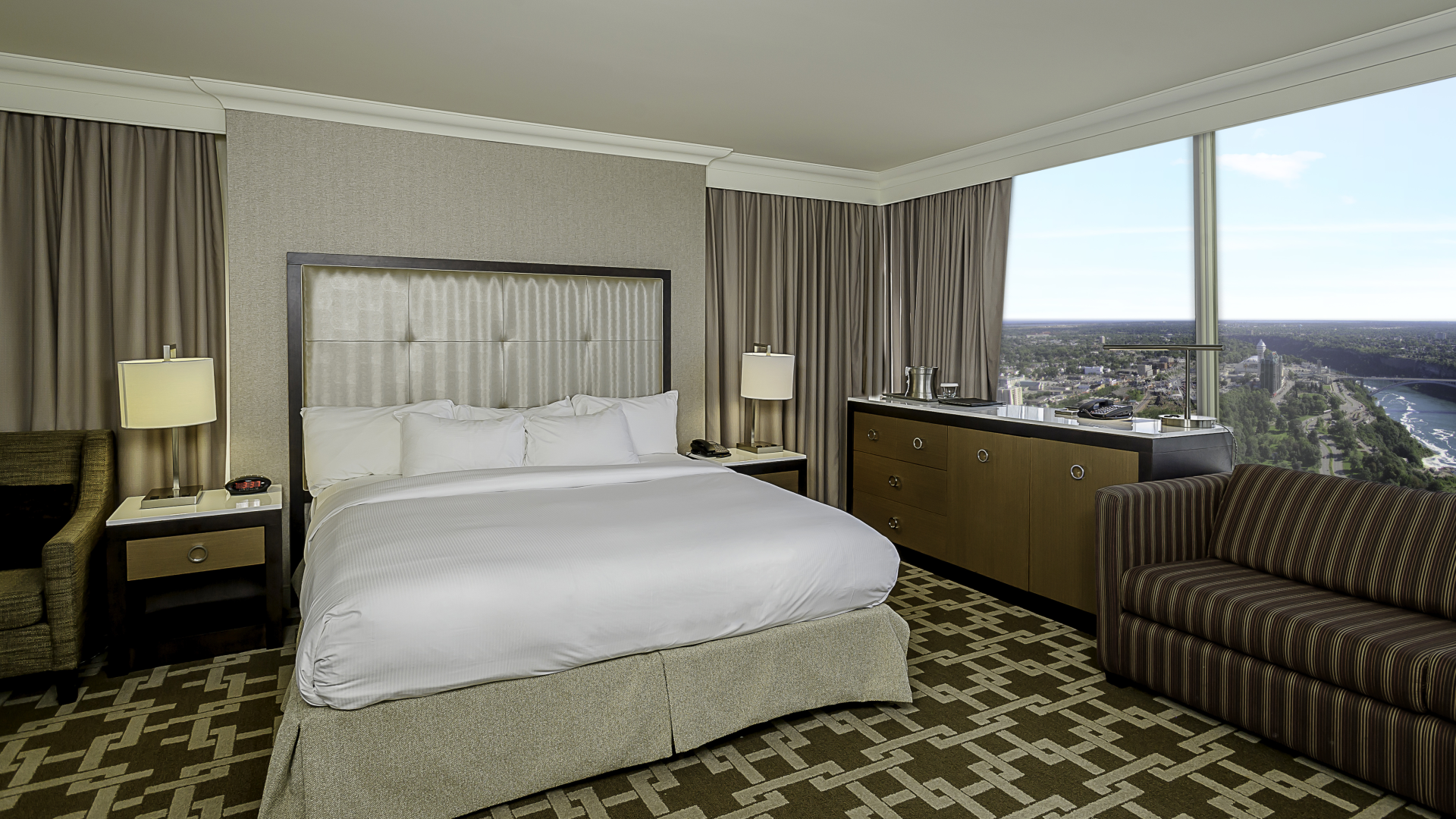 Hilton Niagara Falls/Fallsview Hotel & Suites