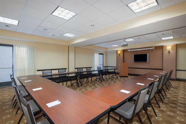 Wyndham Garden Kansas City Airport