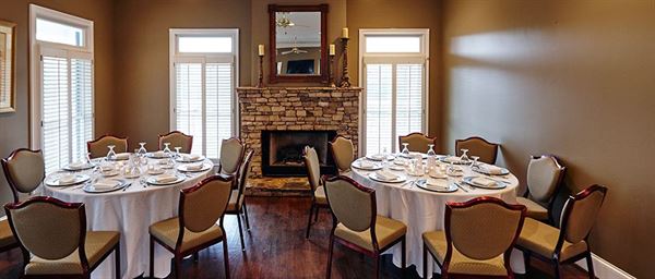 White Columns Country Club