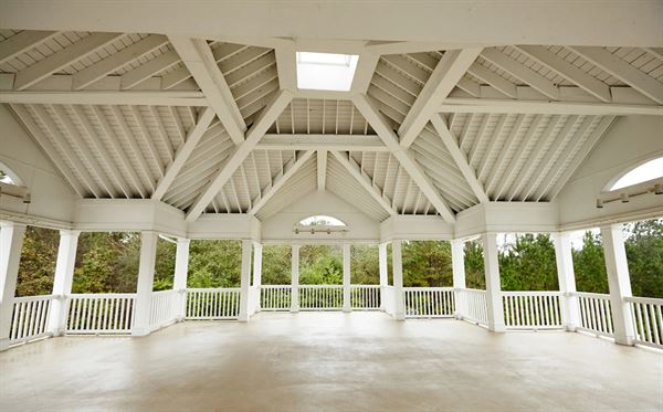 White Columns Country Club