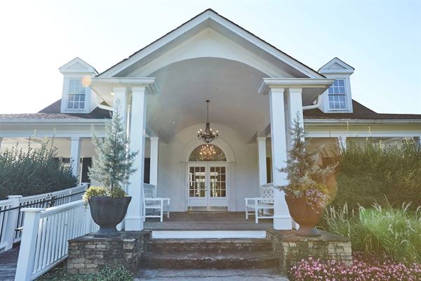 White Columns Country Club