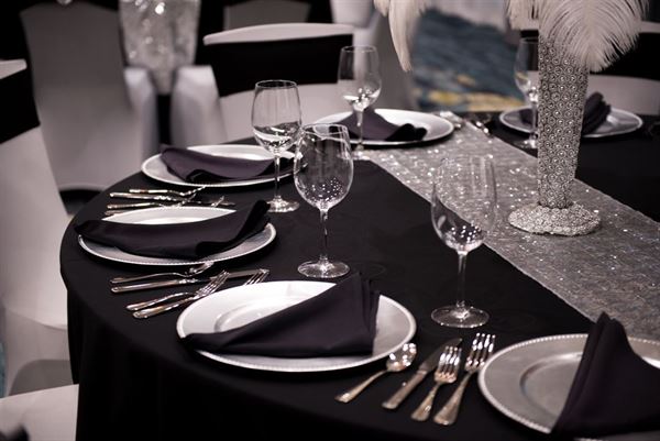 Holiday Inn & Suites Farmington Hills