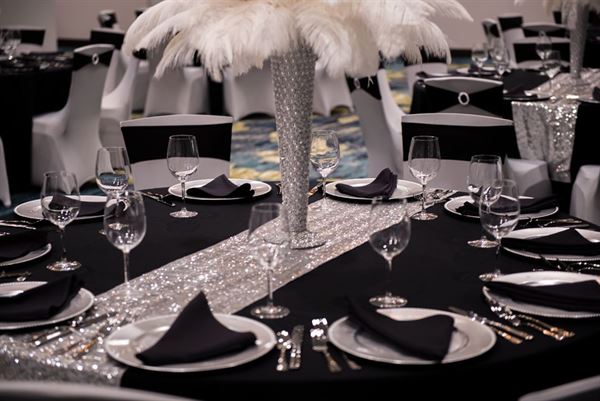 Holiday Inn & Suites Farmington Hills