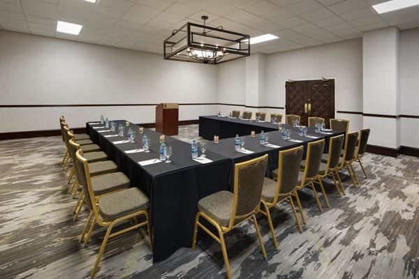 Embassy Suites by Hilton Dallas Park Central Area