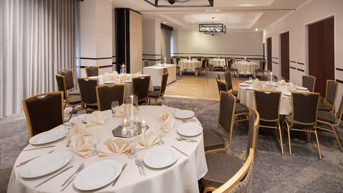 Embassy Suites by Hilton Dallas Park Central Area