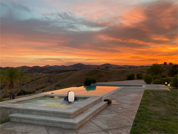 LA Infinity Hilltop Resort