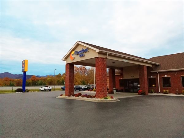 Comfort Inn near Downtown & Blue Ridge Parkway