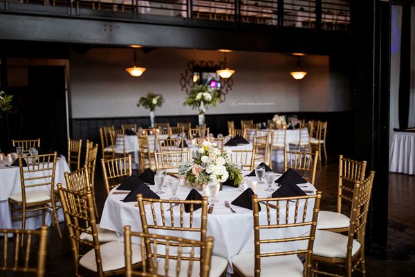 La Luna Restaurant and Banquet Hall