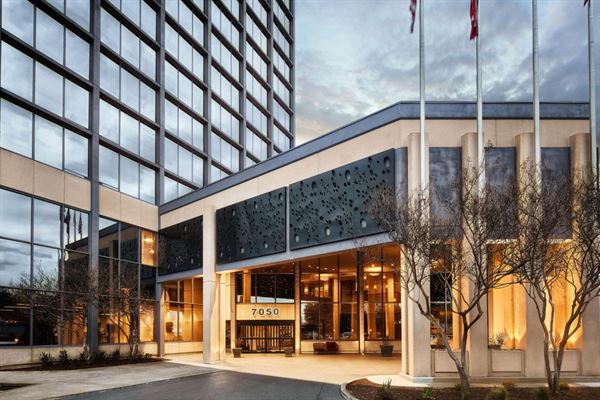 Crowne Plaza Dallas-Market Center
