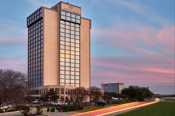 Crowne Plaza Dallas-Market Center