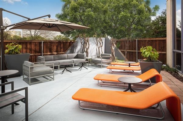 Crowne Plaza Dallas-Market Center