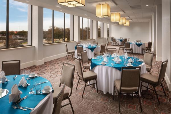 Crowne Plaza Dallas-Market Center