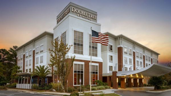 DoubleTree by Hilton Hotel Savannah Airport