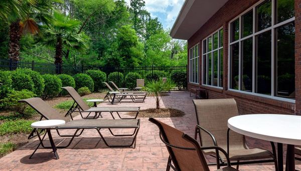 DoubleTree by Hilton Hotel Savannah Airport
