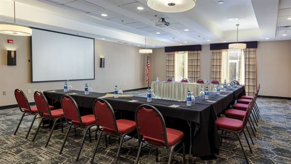 DoubleTree by Hilton Hotel Savannah Airport