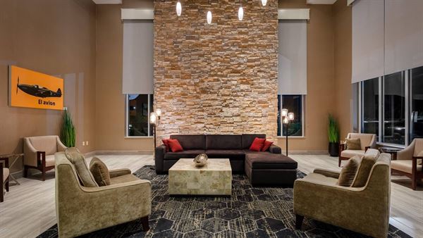 DoubleTree by Hilton Hotel Savannah Airport