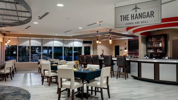 DoubleTree by Hilton Hotel Savannah Airport