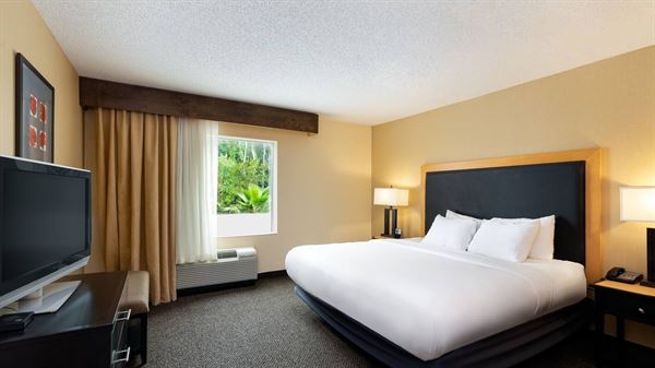 DoubleTree by Hilton Hotel Savannah Airport