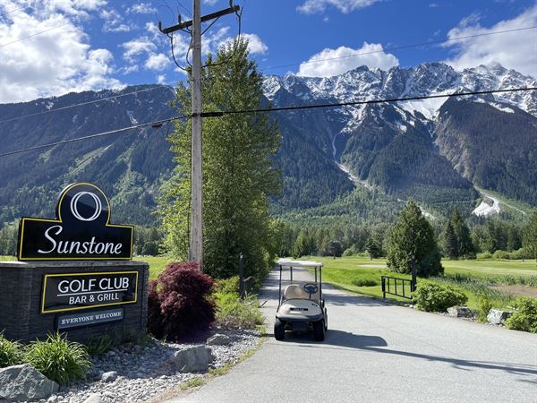 Sunstone Golf Club - Bar & Grill