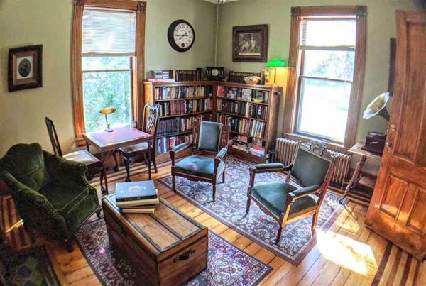 Carlisle House Inn & Tea Room