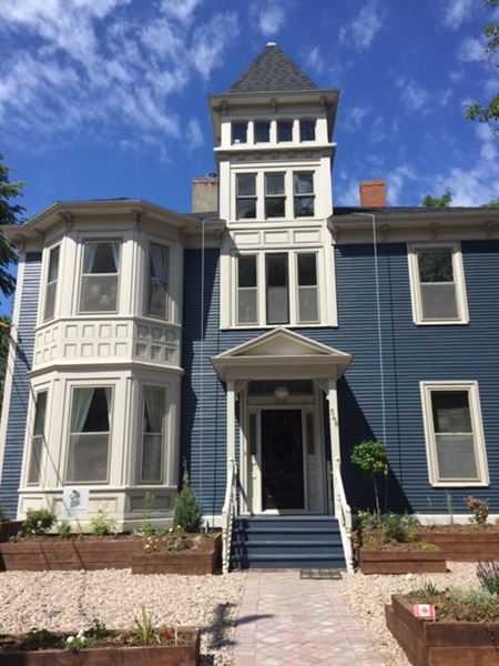 Carlisle House Inn & Tea Room