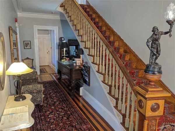 Carlisle House Inn & Tea Room