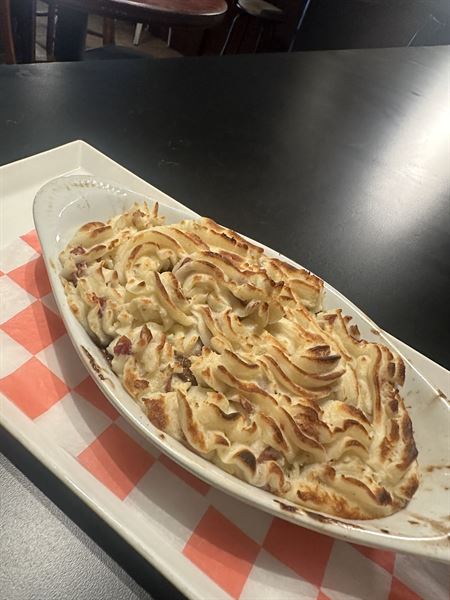 The Galway Shawl Irish Pub