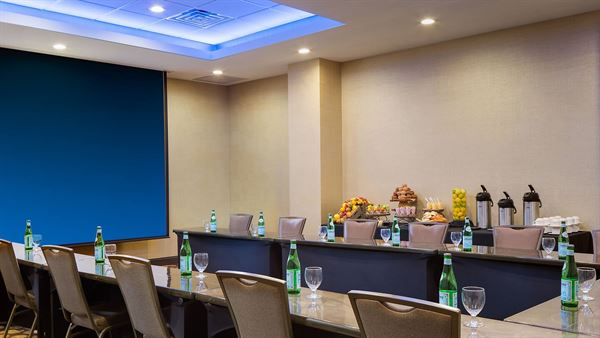 Embassy Suites by Hilton Dallas Love Field