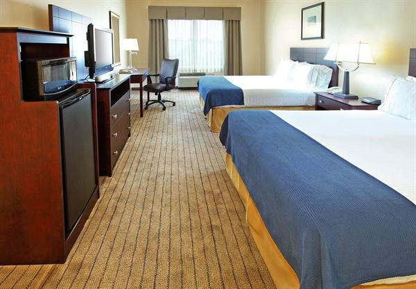 Holiday Inn Express & Suites Marshall