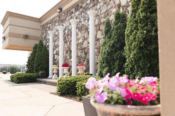 The Courtyard Banquets