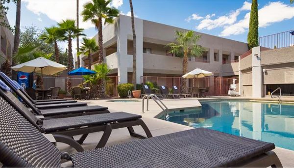 Best Western - InnSuites Tucson Foothills Hotel & Suites