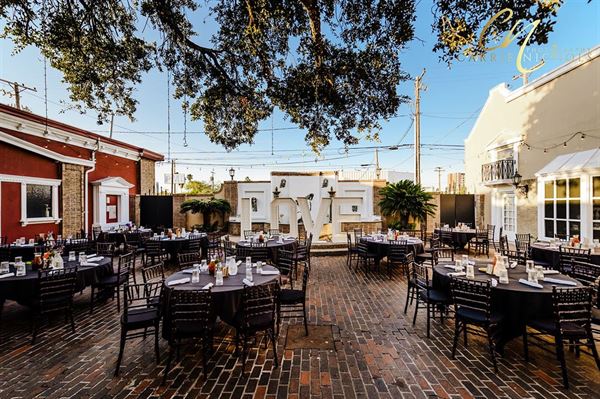 The Courtyard at Gaslight Square