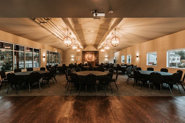 Sawmill Taphouse & Grill