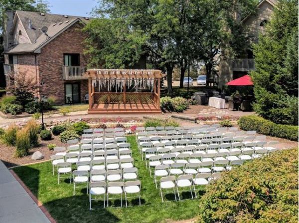 Eastlake Suites Hotel & Conference Center By OYO Urbana