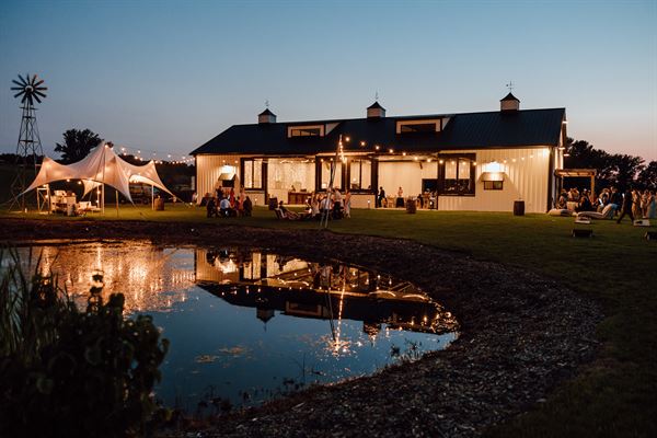 Orchard View and Centennial Barn at Jacob's Farm