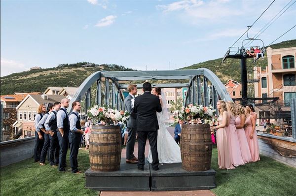 The Bridge Cafe & Grill