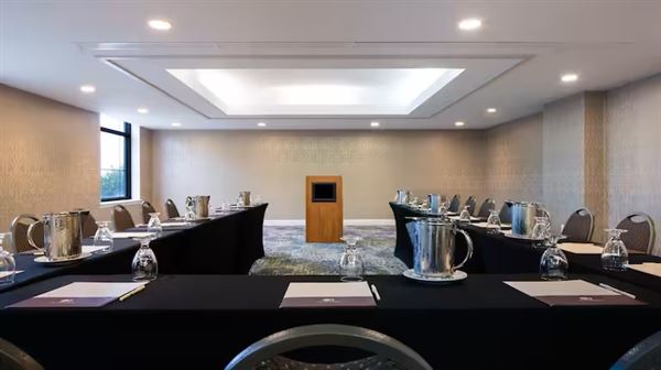 DoubleTree by Hilton Hotel Laurel