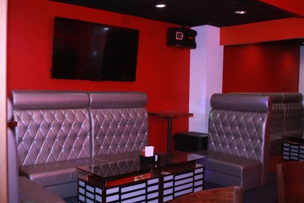 Haute Hookah at Coal City