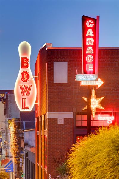 Garage Billiards & Bowl