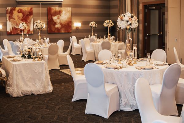 Moxies & Sandman Hotel Hamilton