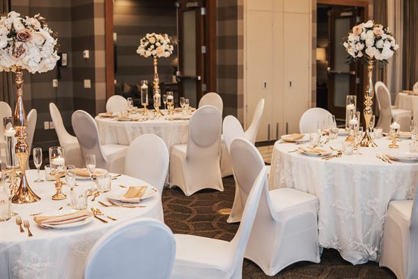 Moxies & Sandman Hotel Hamilton