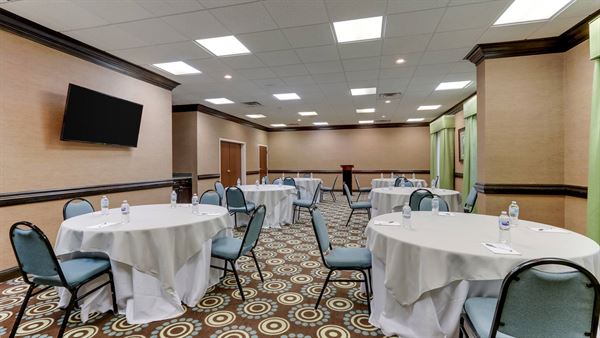 Hampton Inn & Suites Swansboro