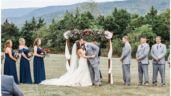 Lydia Mountain Lodge & Log Cabins