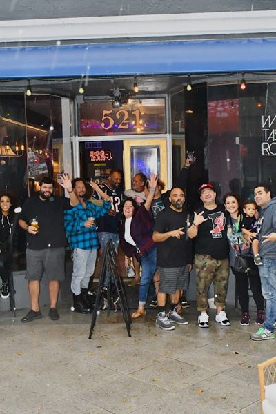 Lucky's Bar FREE USE PARTY VENUE