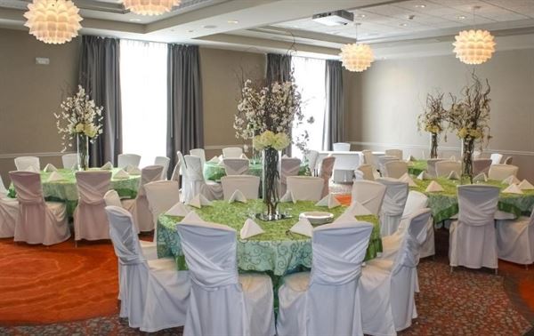 Holiday Inn Hotel & Suites Davenport