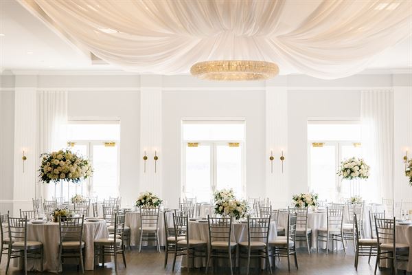 Newport Harbor Island Resort